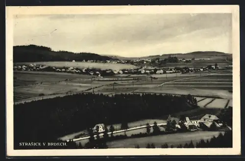 AK Strasice v Brdech, Panorama mit Strassenpartie
