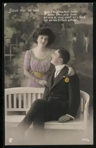 Foto-AK GL Co Nr. 2767/3: Verliebtes Paar im Park