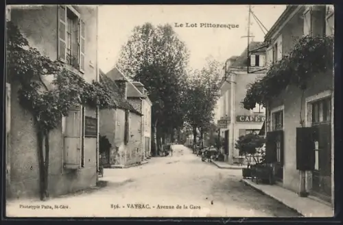 AK Vayrac, Avenue de la Gare avec café et arbres alignés