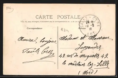 AK Saint-Céré, Rue Faidherbe avec bâtiments historiques et rue animée
