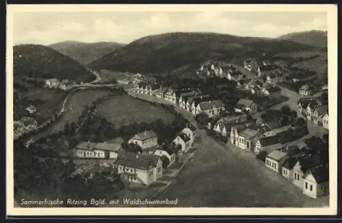 Künstler-AK Ritzing /Bgld, Strassenpartie mit Waldschwimmbad