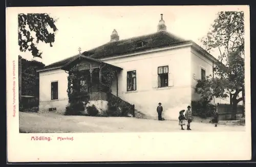 AK Mödling, Strassenpartie am Pfarrhof