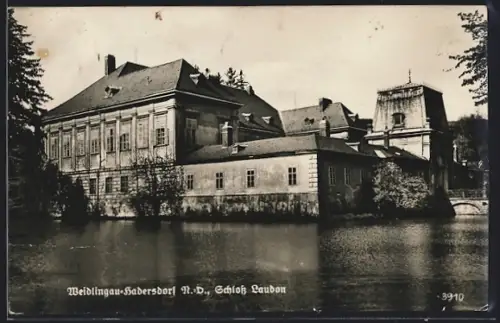 AK Weidlingau-Hadersdorf /N.-D., Schloss Laudon vom Wasser gesehen
