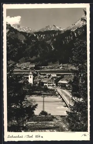 AK Lechaschau /Tirol, Teilansicht mit Brücke