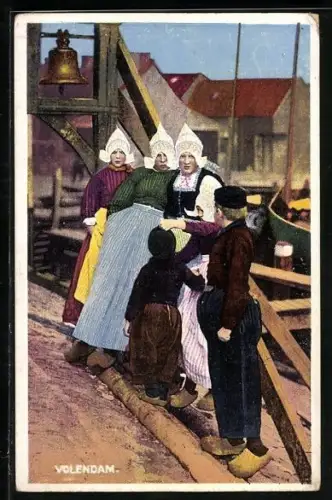 AK Volendam, Frauen in Tracht mit weissen Hauben