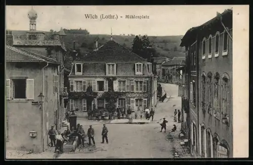 AK Wich, Mühlenplatz mit dt. Soldaten