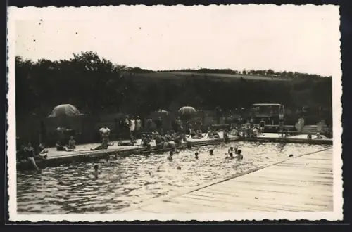 AK Slatinice, Blick ins Freibad