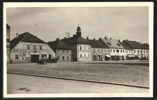 AK Uhlirské Janovice, Namesti