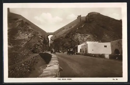 AK Aden, The Main Pass