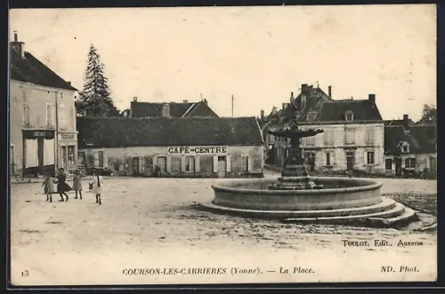 AK Courson-les-Carriéres, La Place et Café du Centre