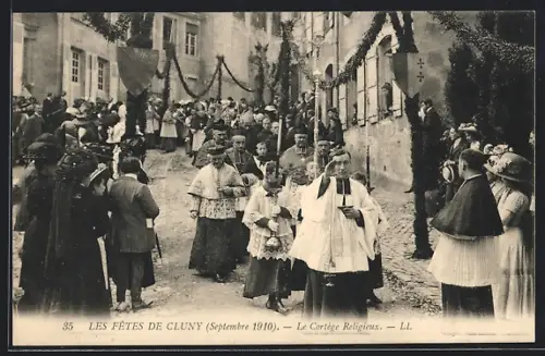 AK Cluny, les Fetes 1910, le Cortége Religieux