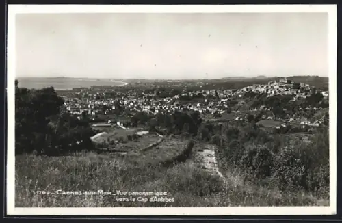 AK Cagnes-sur-Mer, Vue panoramique vers le Cap d'Antibes