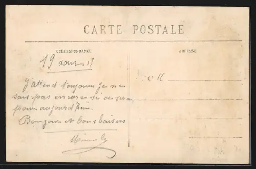 AK Torvilliers, Route de Prugny avec passants et maisons rurales
