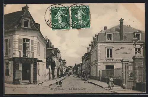 AK Avallon, La Rue de Lyon