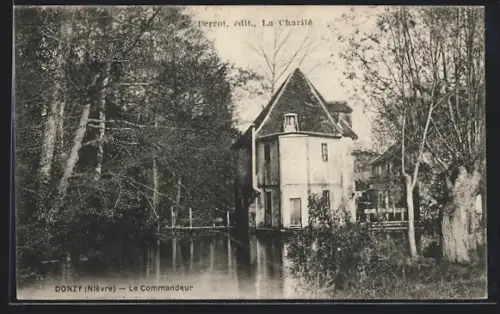 AK Donzy /Nièvre, Le Commandeur