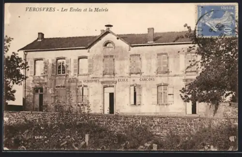 AK Verosvres, Les Ecoles et la Mairie