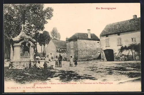 AK Bierry-les-Belles-Fontaines, La Fontaine sur la Place publique