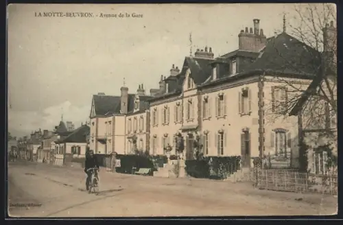 AK La Motte-Beuvron, Vue en Avenue de la Gare