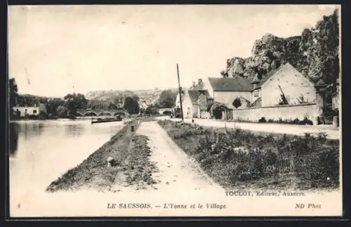 AK Le Saussois, L`Yonne et le Village