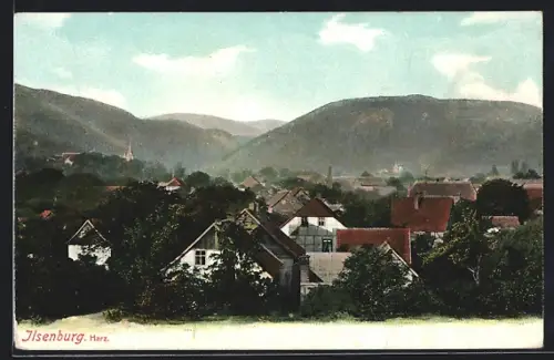 AK Ilsenburg /Harz, Ortspartie gegen die Berge