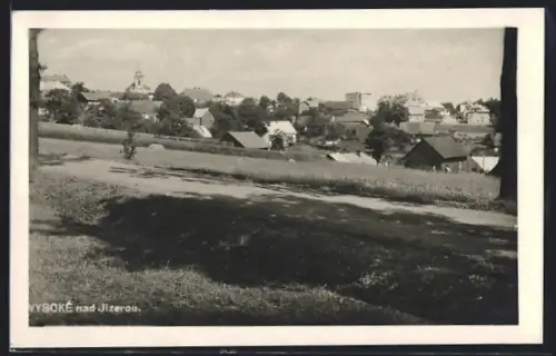 AK Vysoké nad Jizerou, Panorama mit Strassenpartie
