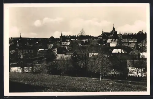 AK Jilemnice, Panorama mit Kirche