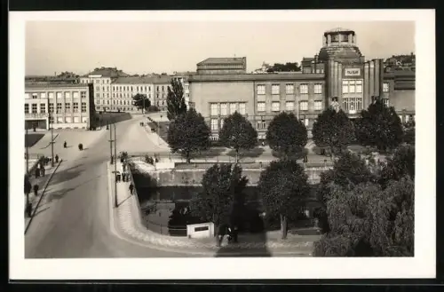 AK Hradec Kralove, Museum, Tyrsuv most