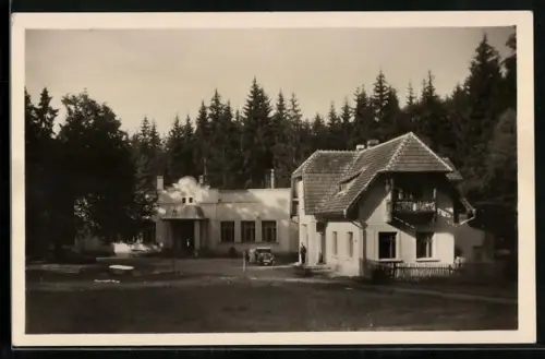 AK Janska Studanka obec Zabori, Flachgebäude und Villa