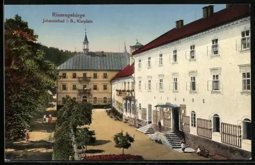 AK Johannisbad i. B., Kurplatz mit Kurhaus