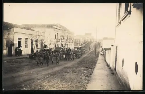 Foto-AK Porto Alegre, Vista da rua com o hotel