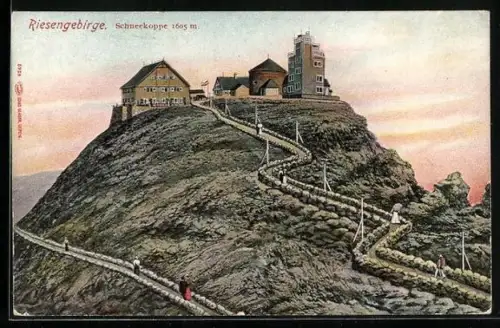 AK Schneekoppenhäuser, Blick hinauf zum Gipfel der Schneekoppe im Abendlicht