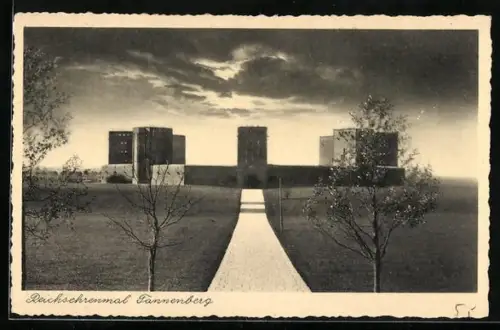 AK Tannenberg, Ansicht vom Reichsehrenmal am Eingang