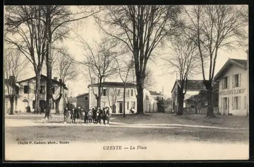 AK Uzeste, La Place