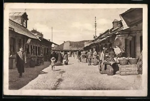 AK Kowel, Passanten in der Marktstrasse