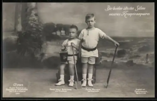 AK die beiden ältesten Söhne des Kronprinzen Wilhelm von Preussen