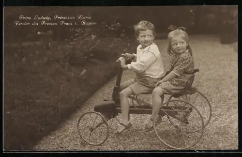 AK Prinz Ludwig und Prinzessin Maria von Bayern als Kinder auf einem Dreirad