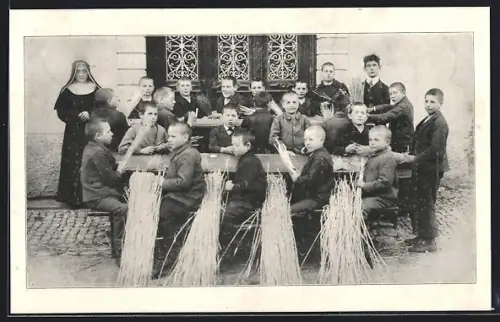 AK Hermetschwil, /Aargau, St. Josefsheim St. Benedikt, Kinder beim Besen binden