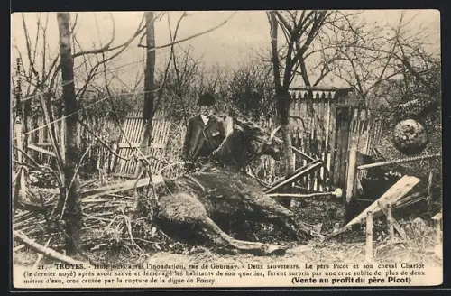 AK Troyes, 8 jours après l`inondation, Rue de Gournay, 2 sauvateurs, Le père Picot et son cheval Charlot, Hochwasser