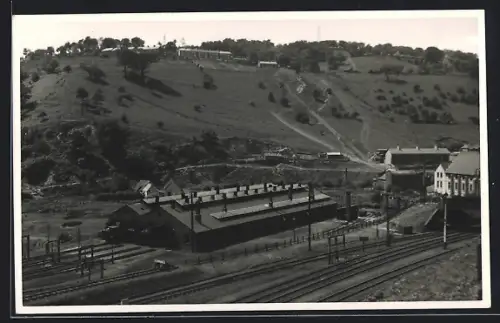 AK Aberbeeg, Bahnhof mit Schuppen und Umgebung aus der Vogelschau