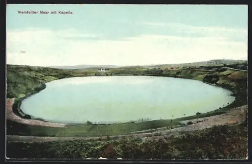 AK Weinfelder Maar, Ortsansicht mit Kapelle
