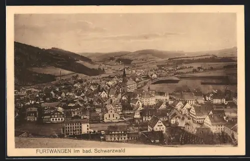 AK Furtwangen im bad. Schwarzwald, Ortsansicht mit Umgebung