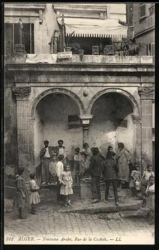 AK Alger, Fontaine Arabe, Rue de la Casbah