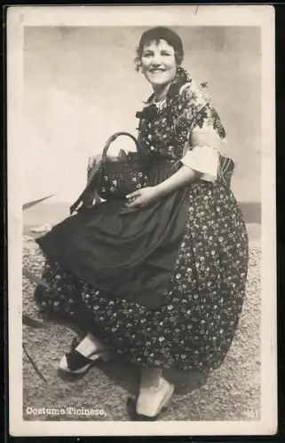 AK Tessin, Costume Ticinese, Schweizerin mit Korb
