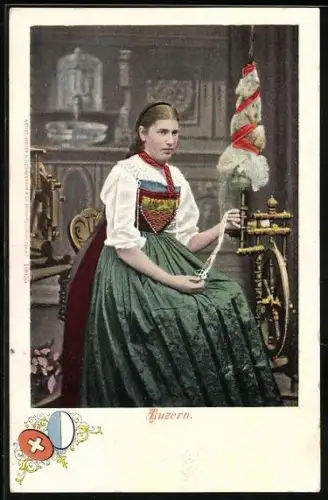 AK Frau aus Luzerin in Tracht am Spinnrad