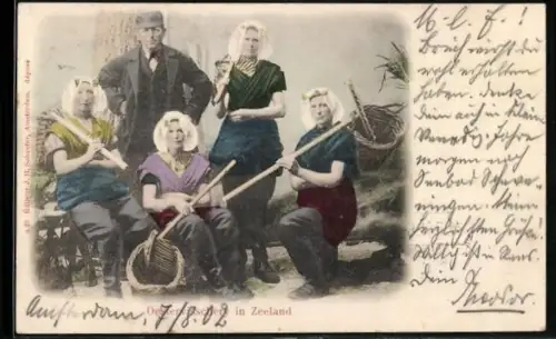 AK Austernfischer mit ihrem Arbeitsgerät