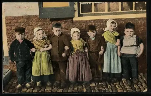 AK Zeeland, Niederländische Kinder in Trachtenkleidung