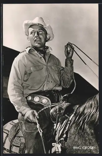 AK Schauspieler Bing Crosby zu Pferd