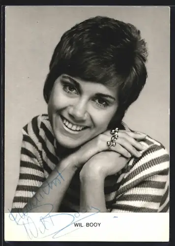 AK Schauspielerin Wil Booy mit Kurzhaarfrisur, Autogramm