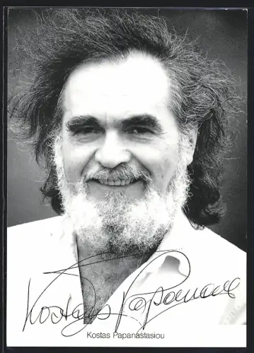AK Schauspieler Kostas Papanastasiou mit ansteckendem Lächeln