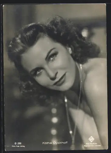 AK Schauspielerin Käthe Dykhoff mit Halskette porträtiert